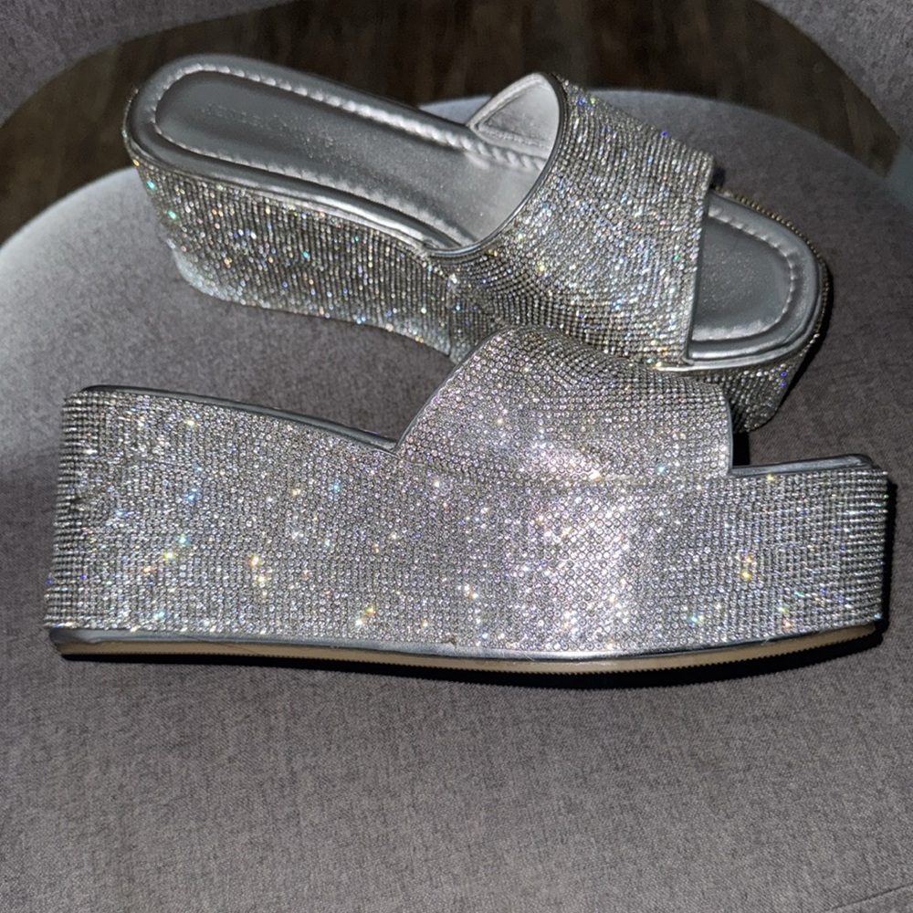never worn glitzy platform slides azalea wang